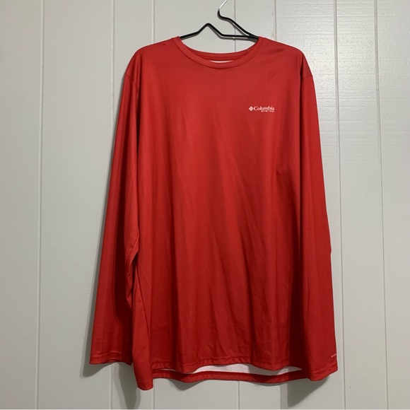 NWOT Men’s Red Columbia Fish American Flag Design Lightweight Long Sleeve Top - Picture 1 of 6